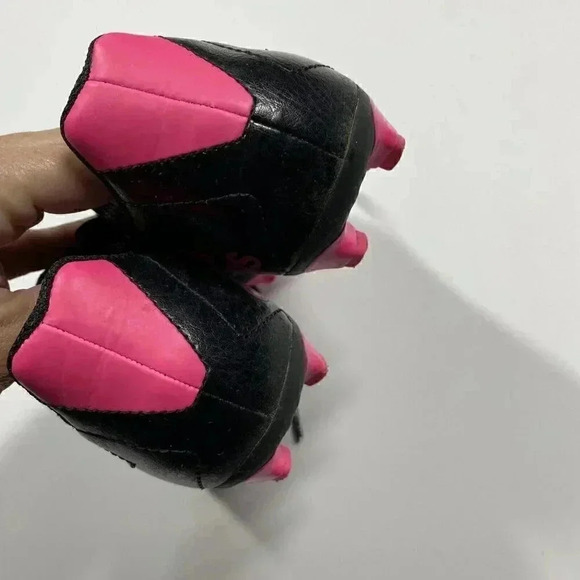 Adidas Youth Size 11 K Black & Pink Cleats Lace up - Picture 4 of 6